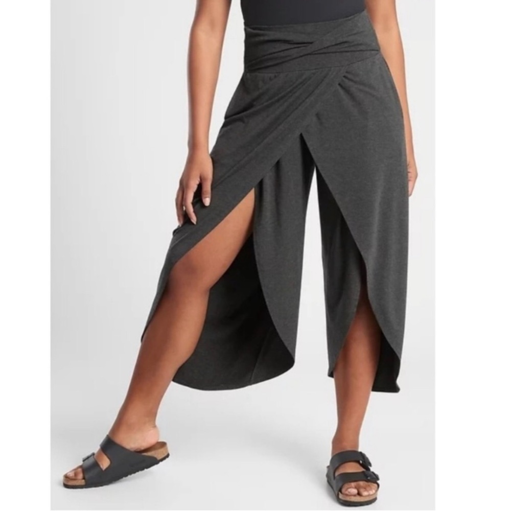 NWT Athleta Release Yoga & Travel Pull-on Pants - Charcoal Gray, Size XS